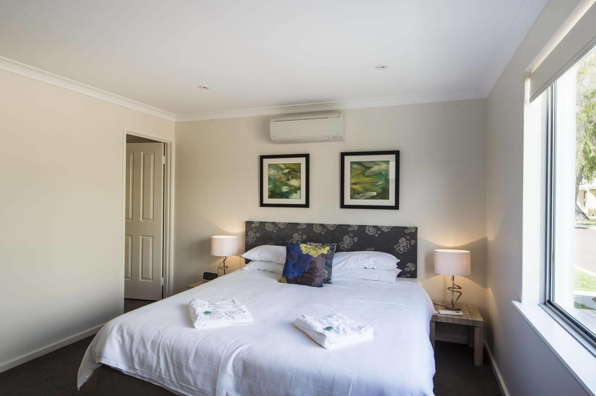 Cape View Beach Resort WEST COAST Esterno foto